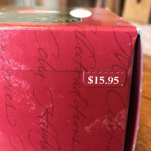 [Hallmark] Holiday Barbie Collector’s Series 1998 - Picture 3 of 3